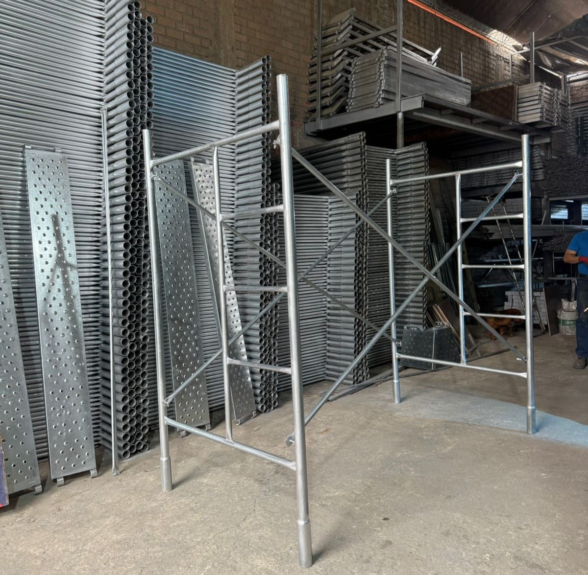 Venta de Cuerpo de Andamio Acrow Galvanizado | 2.30m × 1.30m | Altura 2.10m